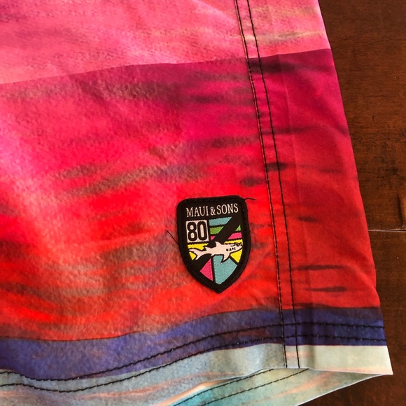 Maui and sons board short - Picture 2 of 6